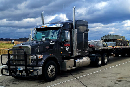 Pros and Cons of Flatbed Trucking - Short and to the Point