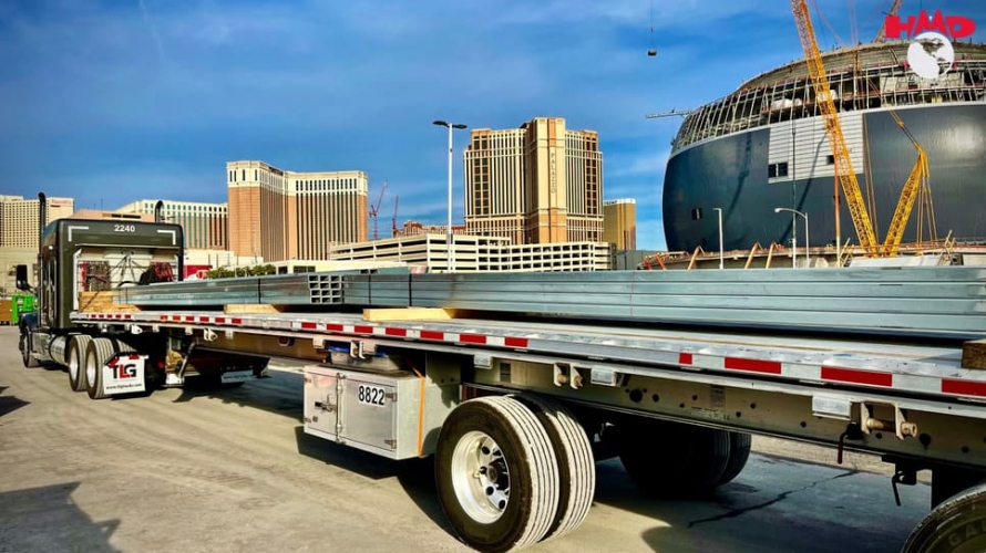 Pros and Cons of Flatbed Trucking — Short and to the Point