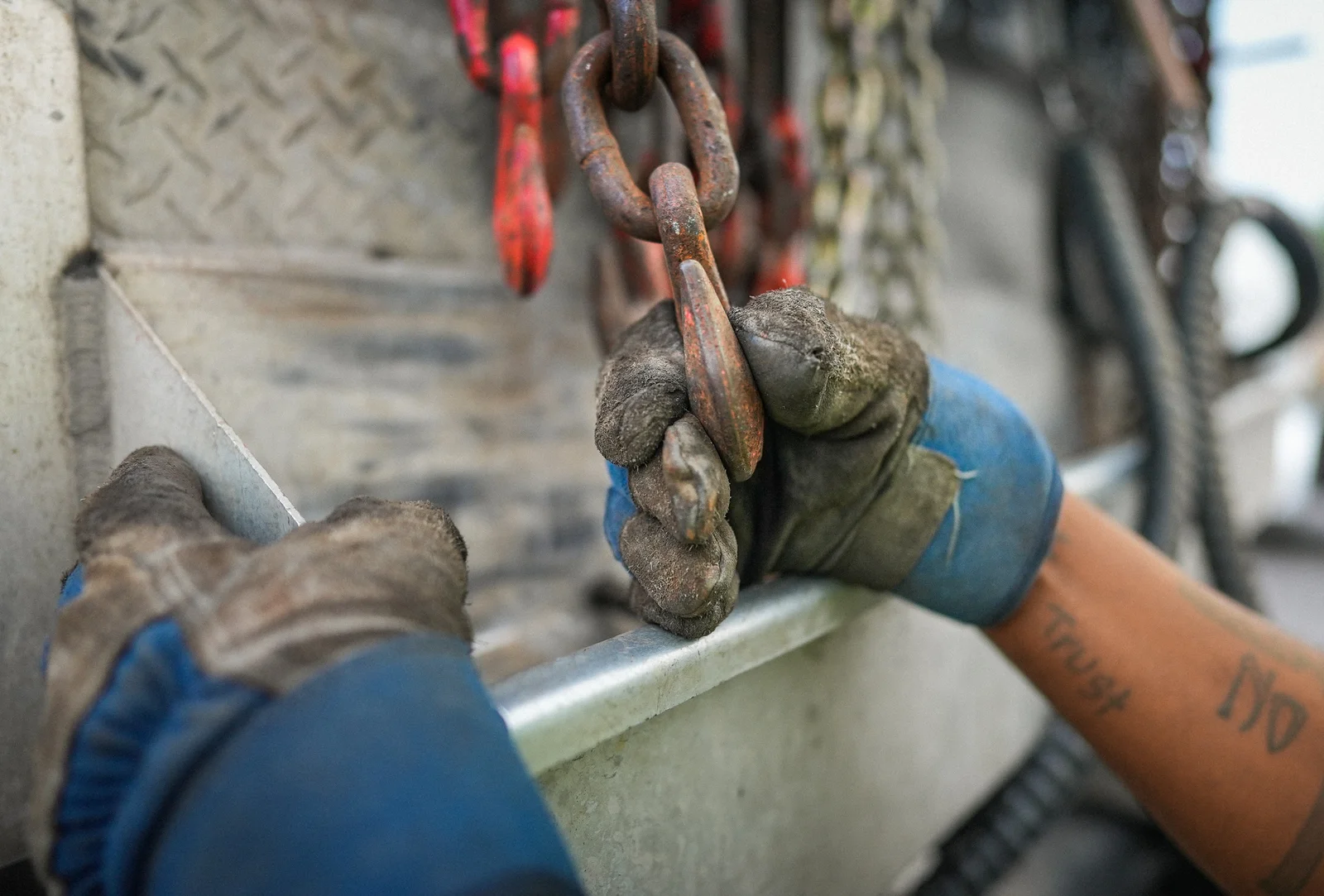 Trucker Gloves: Protects you from bacteria and dirt