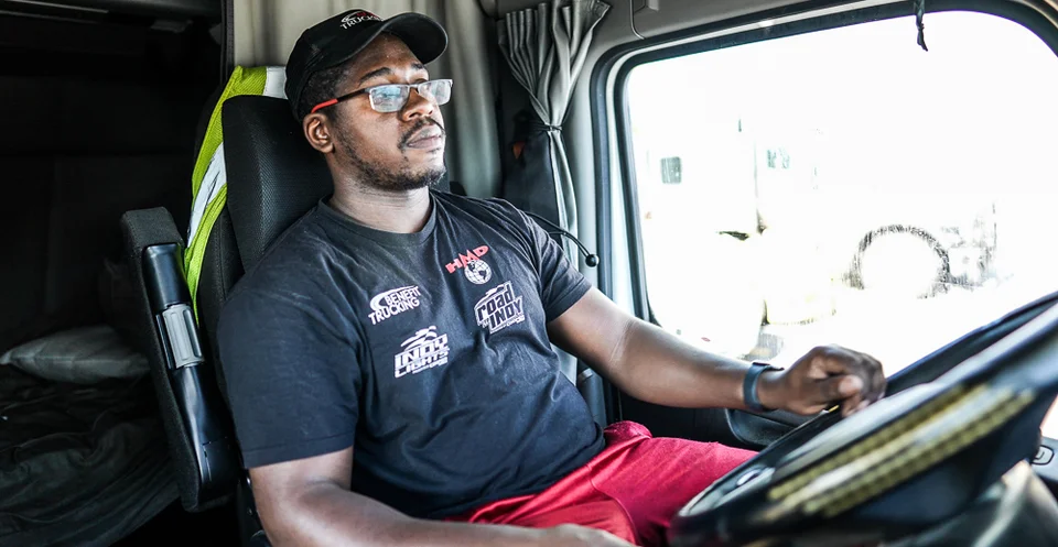 How to Get Better Gas Mileage in a Truck Monitor and Optimize the RPM