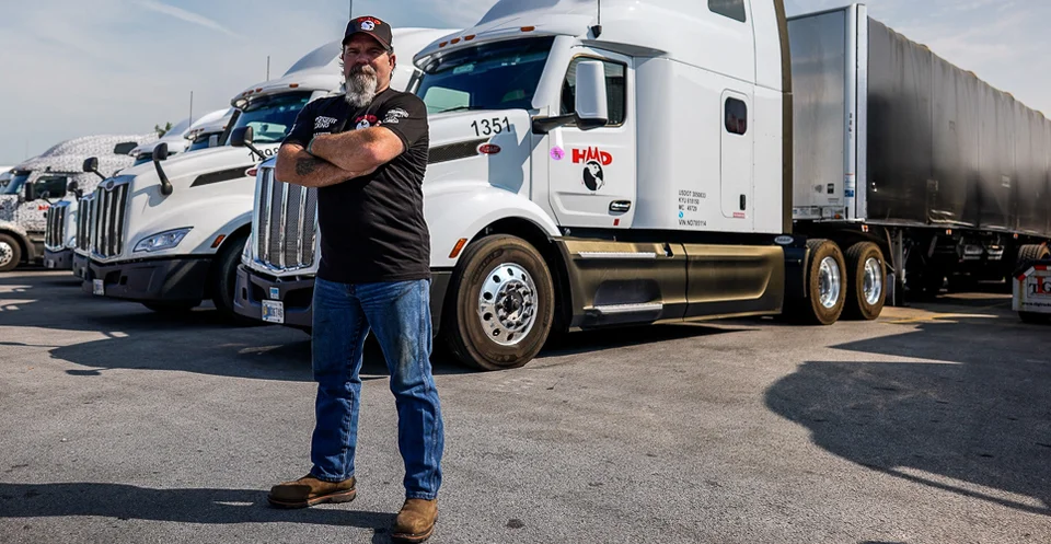 How Much Is a Flatbed Company Driver Salary?