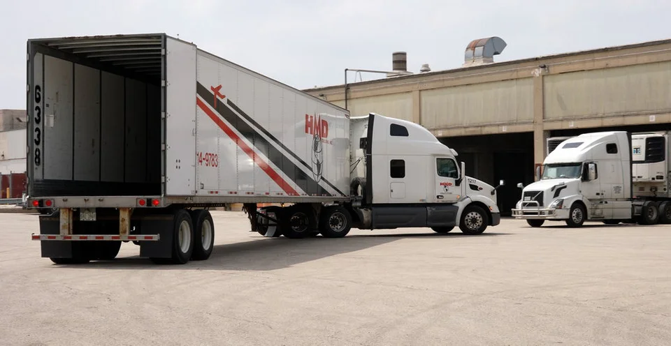 How Much Is Layover Pay for Truck Drivers?