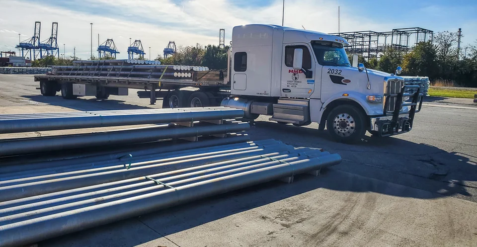 How Much Do Flatbed Truck Drivers Make? We Are Sharing the Secret